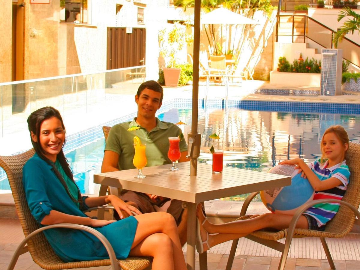 Malibu Palace Hotel Cabo Frio Exterior foto